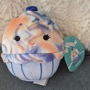 Squishmallows “Maui” Cupcake Plush – Like New – Collectible